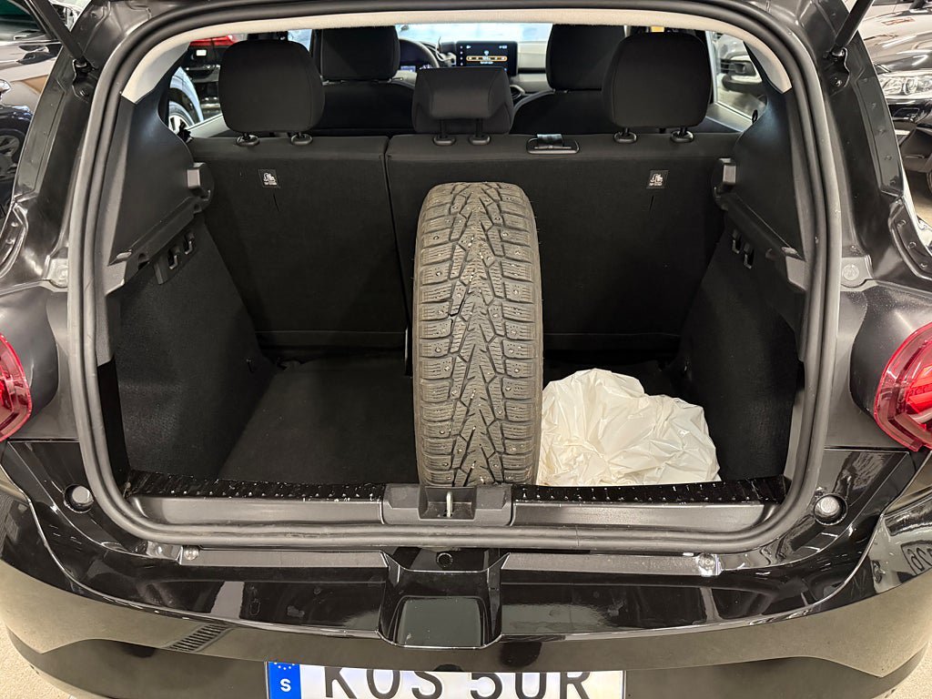 Vehicle Image 12