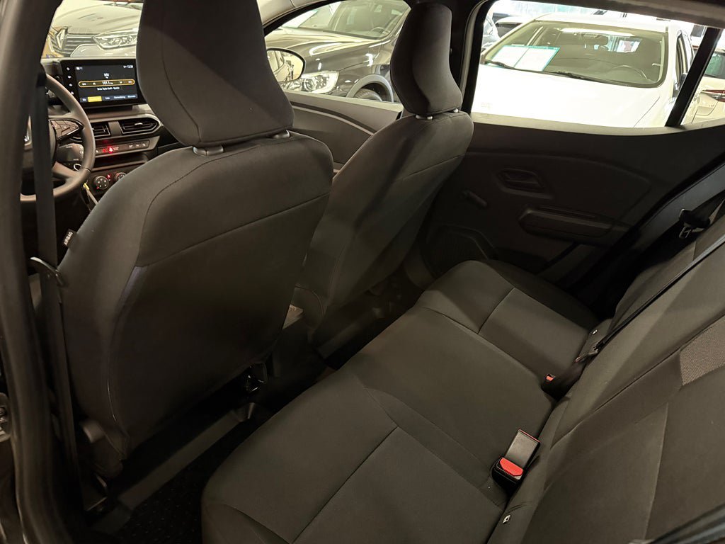 Vehicle Image 18
