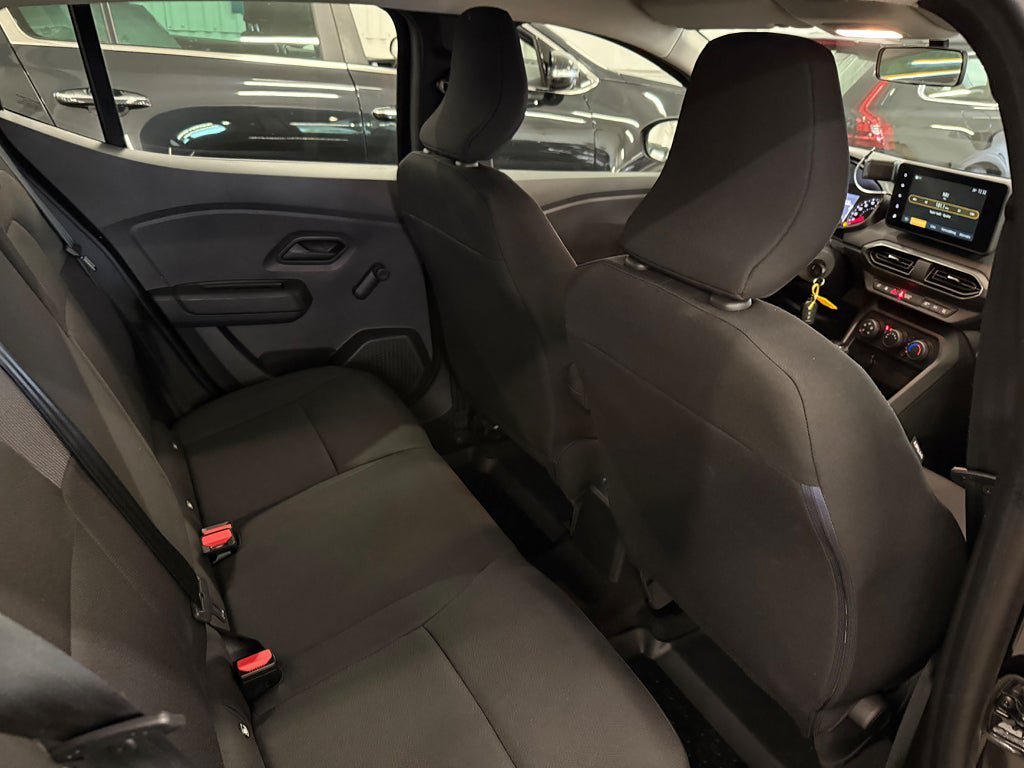 Vehicle Image 19