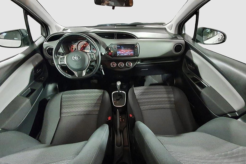 Vehicle Image 15