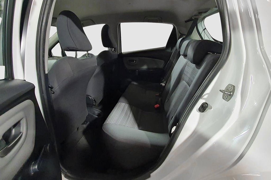 Vehicle Image 19