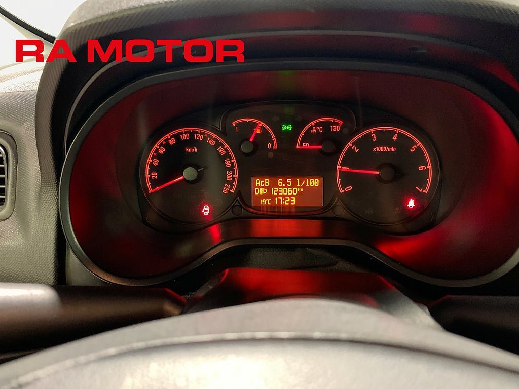 Vehicle Image 17