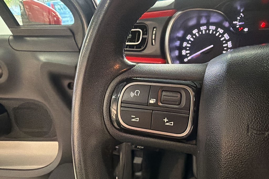 Vehicle Image 16