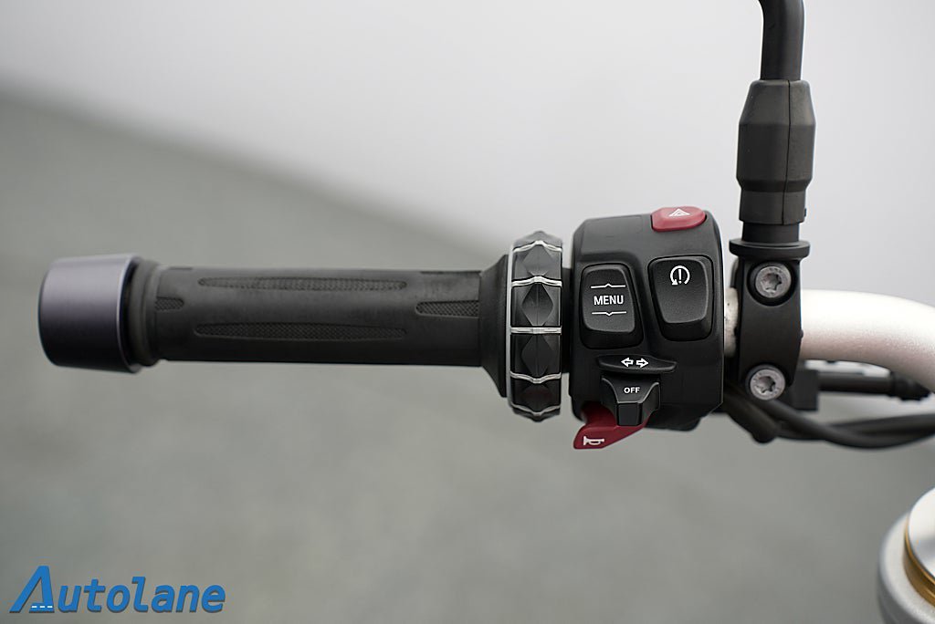 Vehicle Image 21