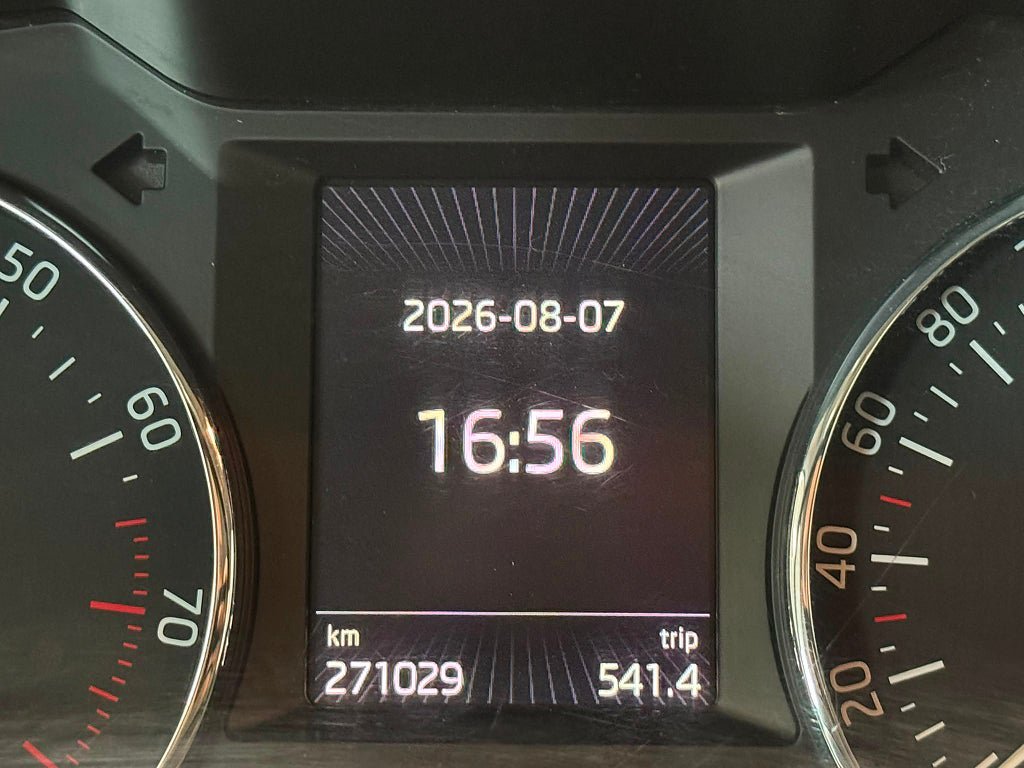Vehicle Image 16