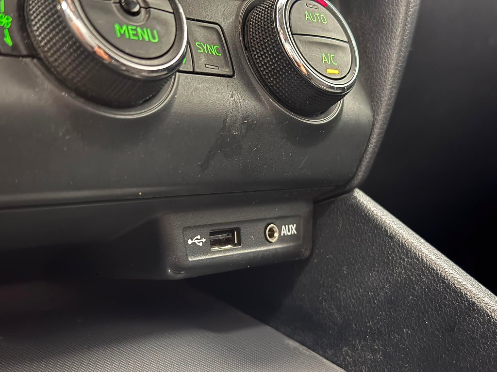 Vehicle Image 17