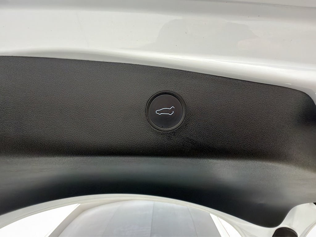 Vehicle Image 17