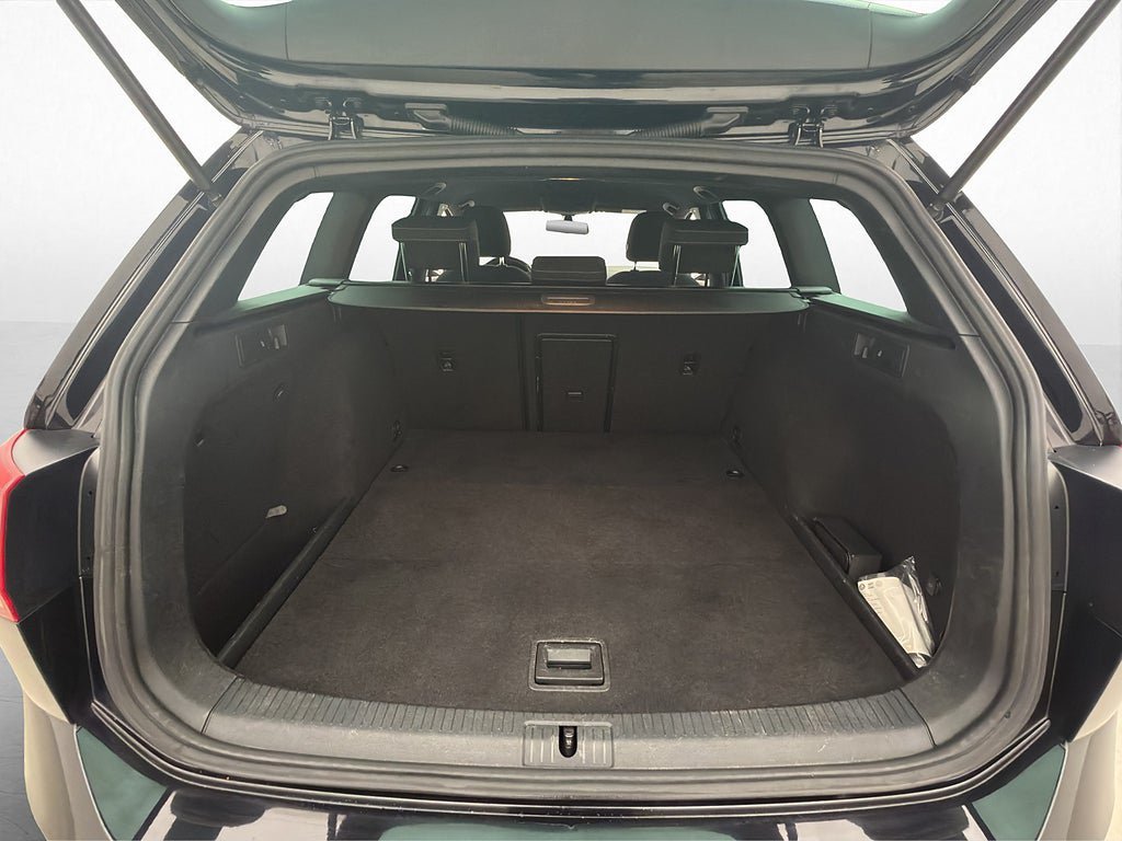 Vehicle Image 28