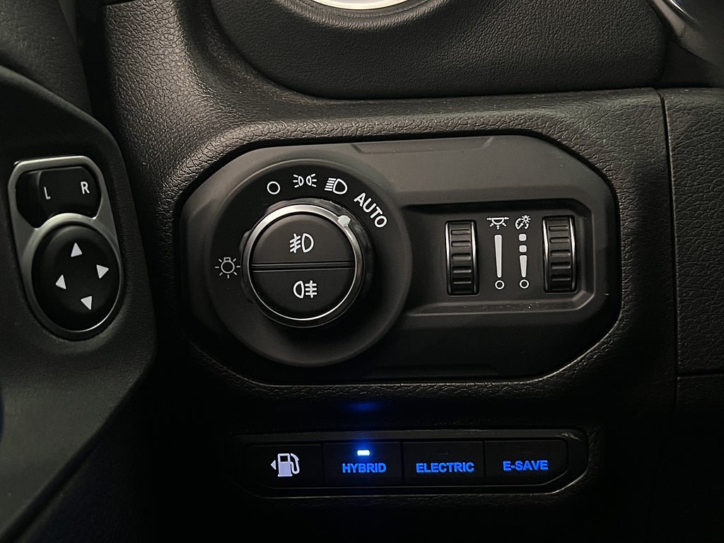 Vehicle Image 32