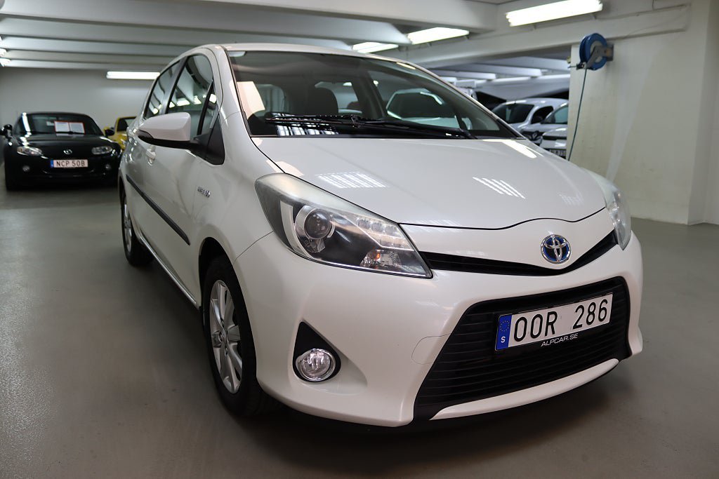 Vehicle Image 5