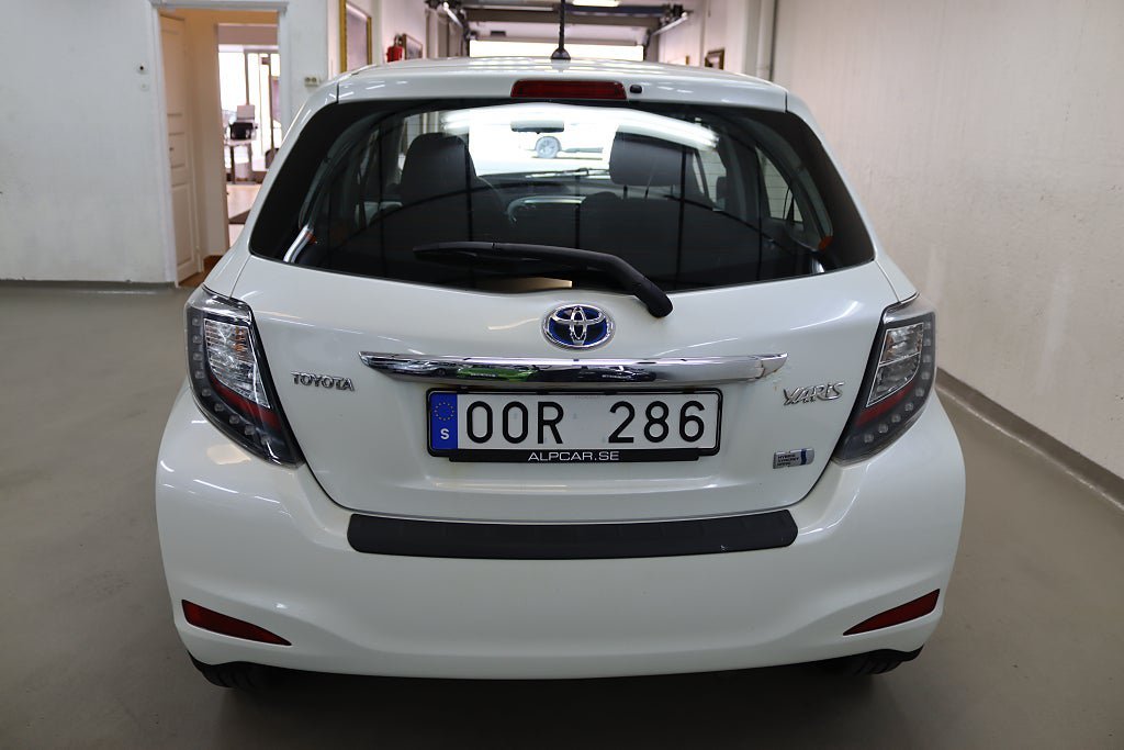 Vehicle Image 8