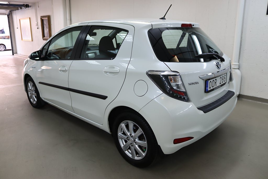 Vehicle Image 9