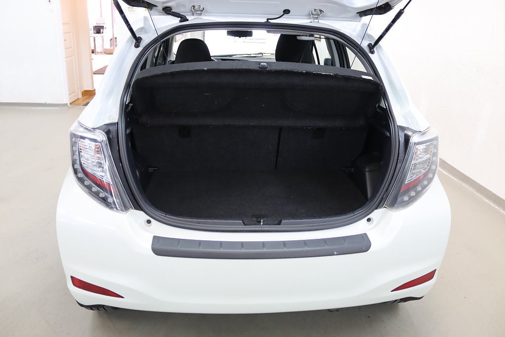 Vehicle Image 15