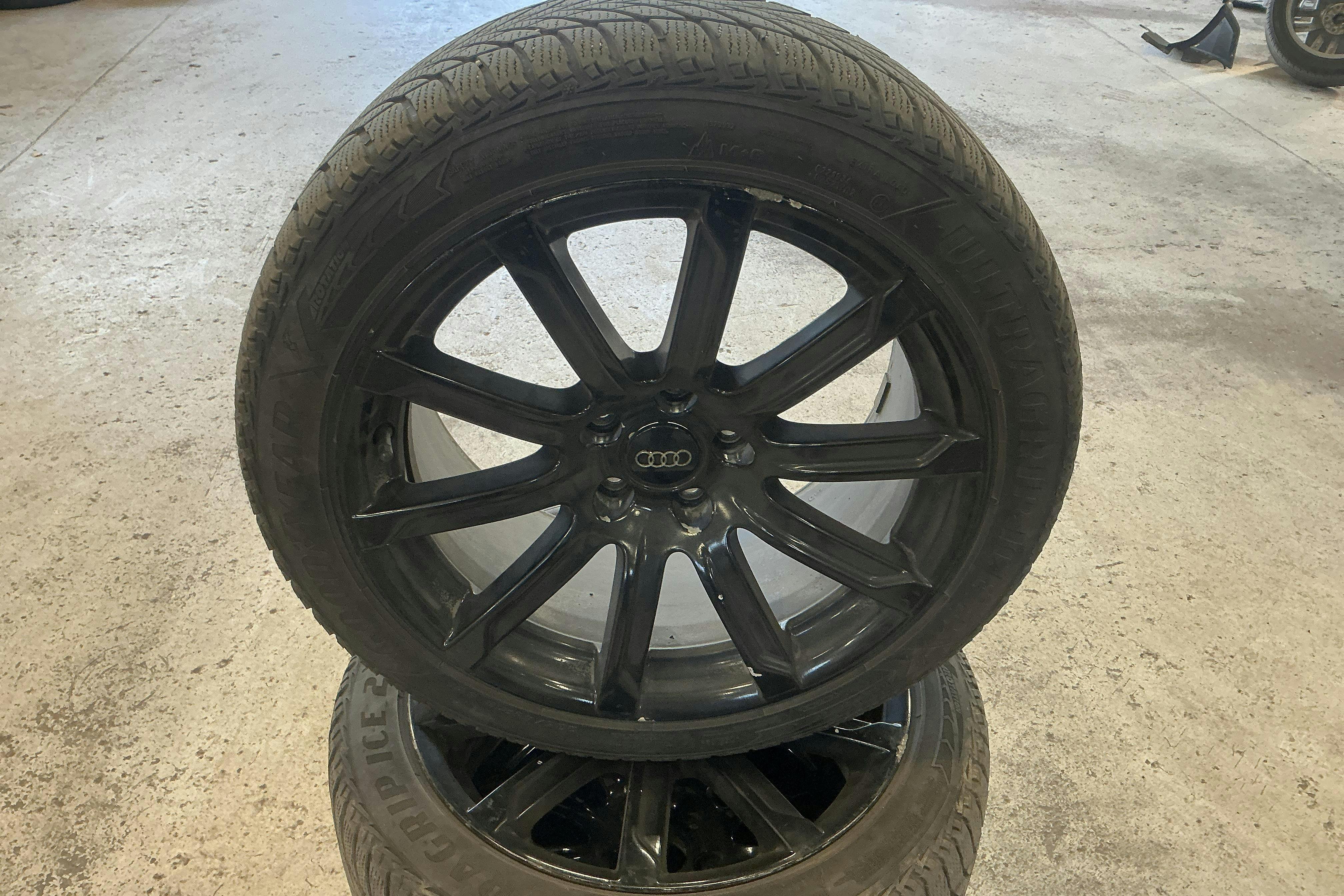 Vehicle Image 15