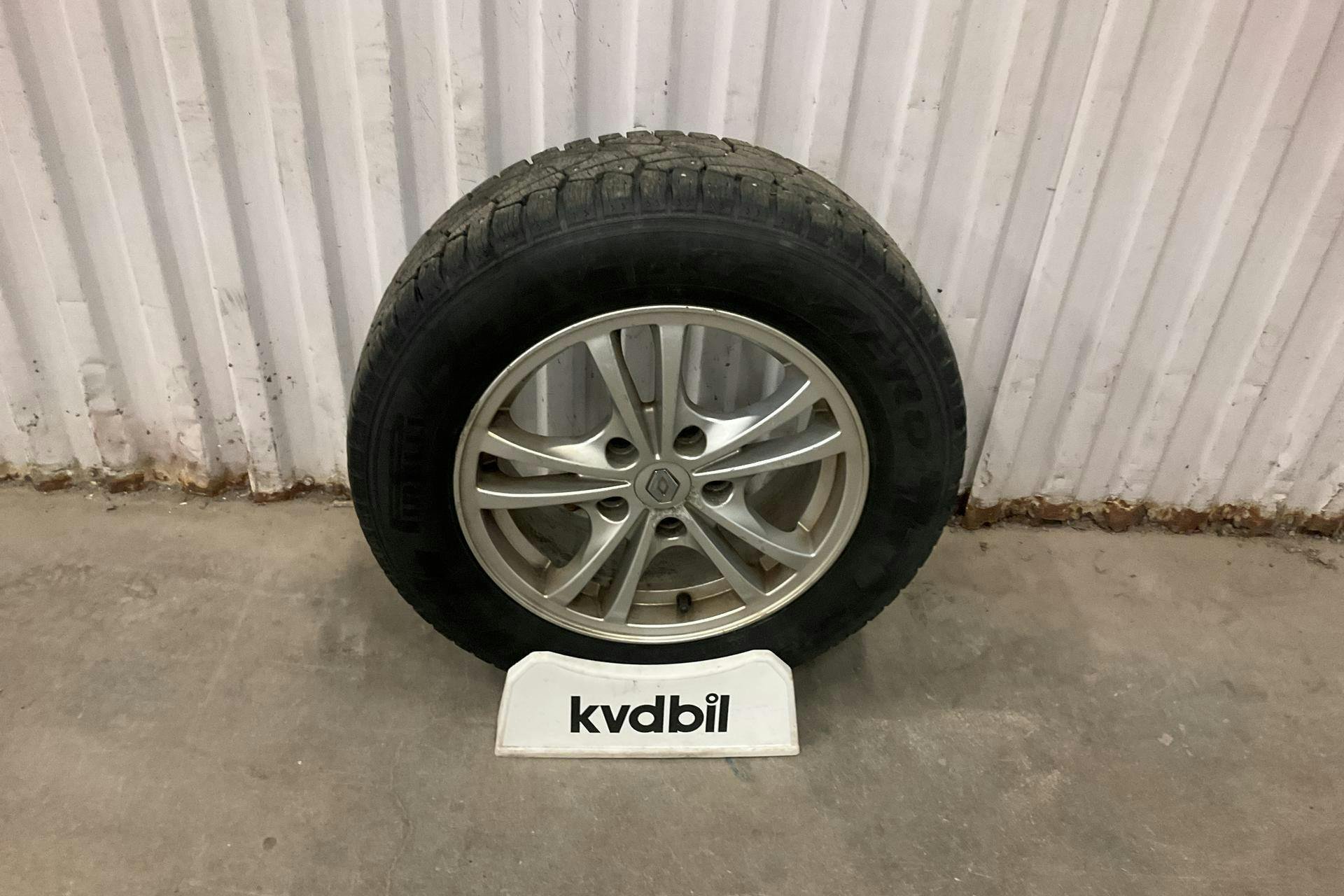 Vehicle Image 12