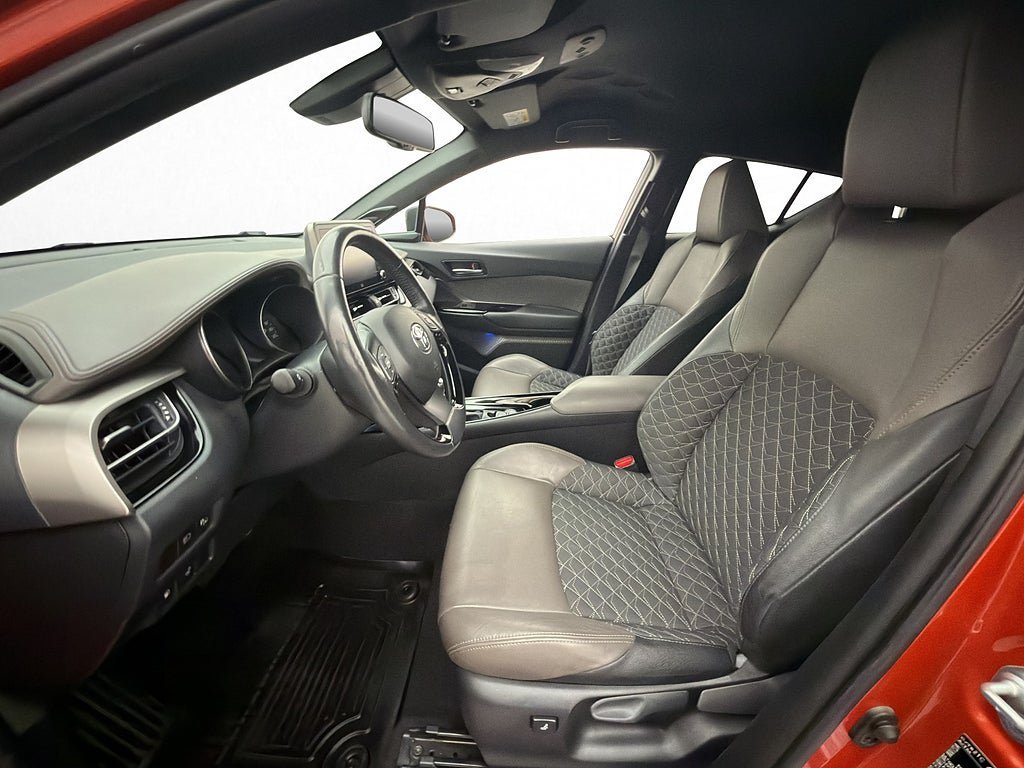 Vehicle Image 12