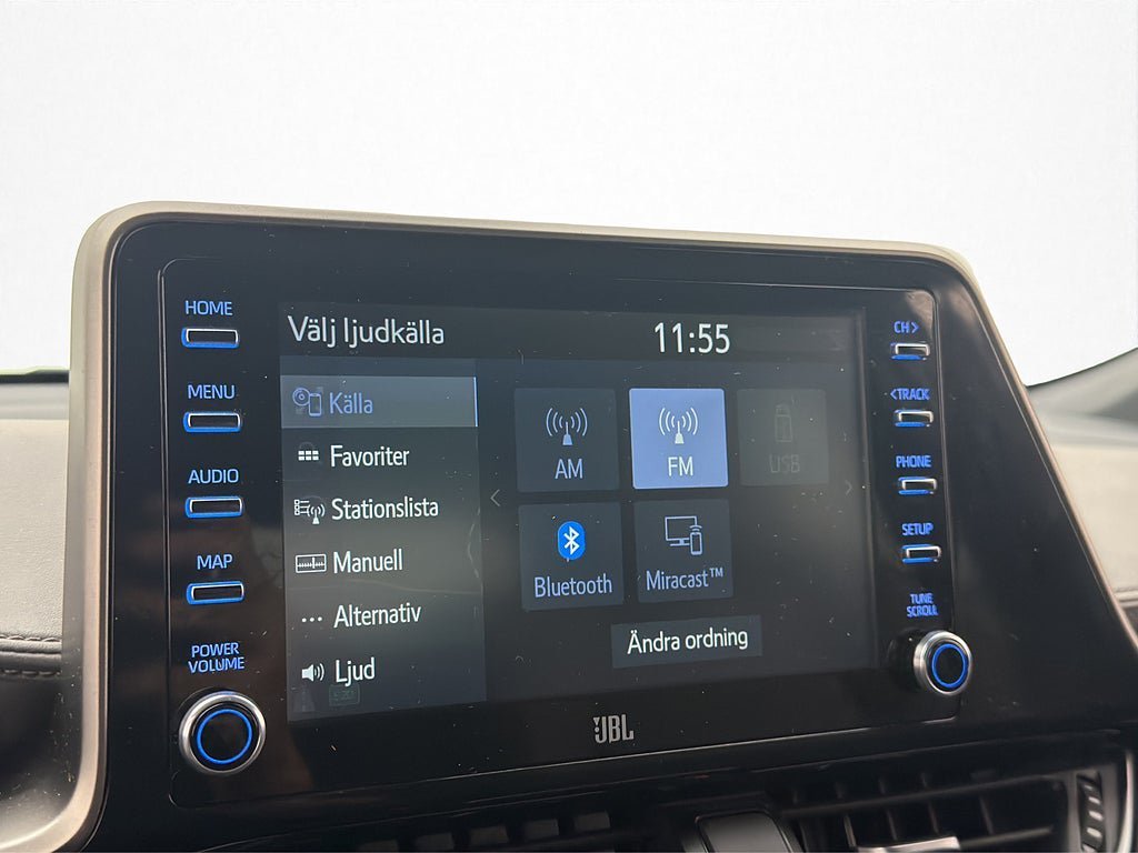 Vehicle Image 25