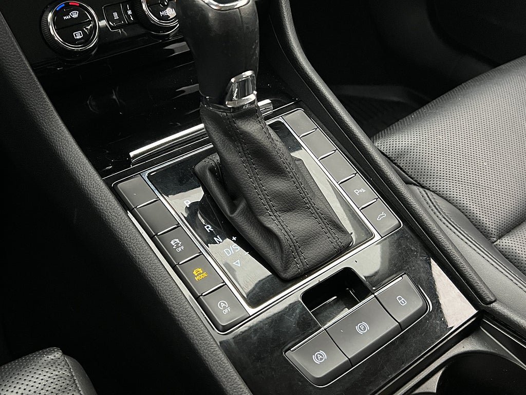 Vehicle Image 28