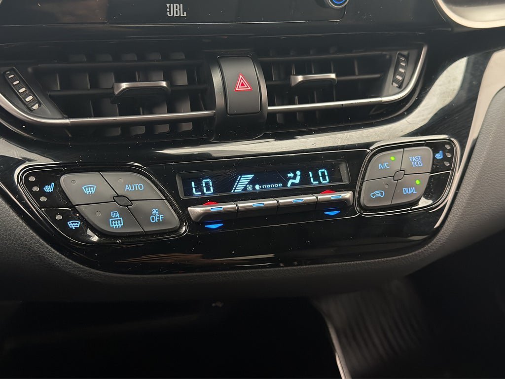 Vehicle Image 26