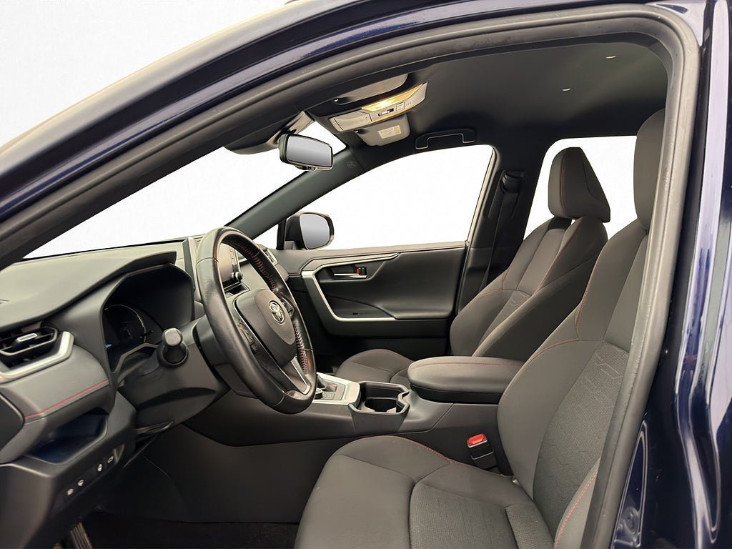 Vehicle Image 12