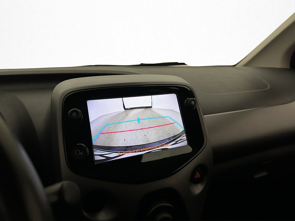 Vehicle Image 18