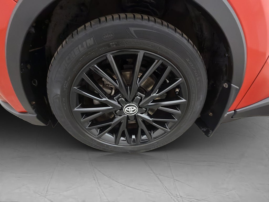 Vehicle Image 32