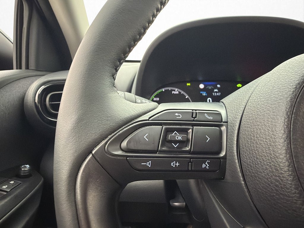 Vehicle Image 15