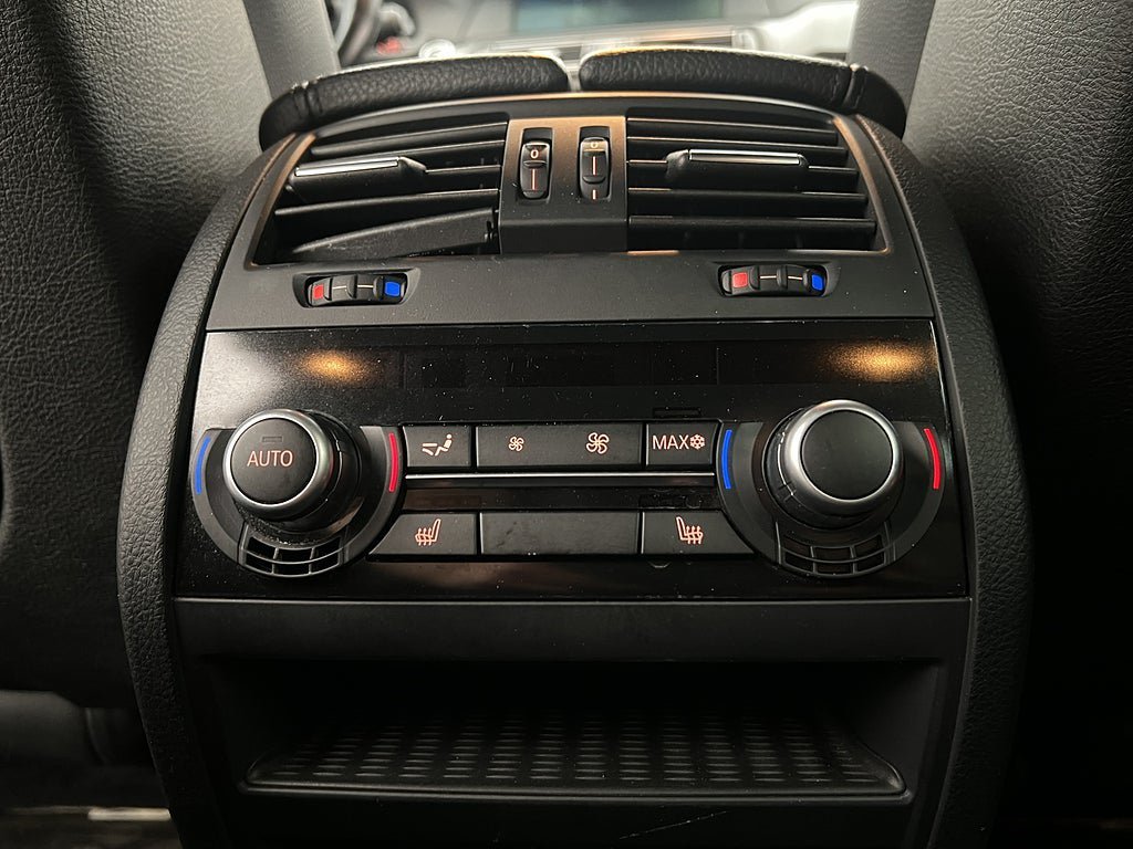 Vehicle Image 29