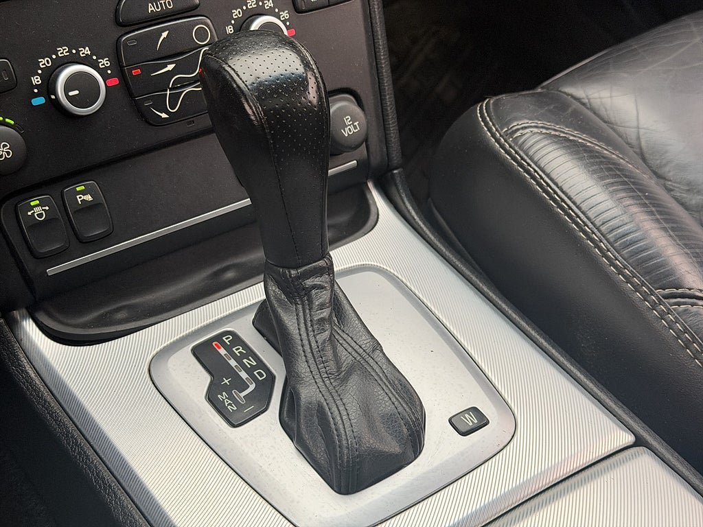 Vehicle Image 24