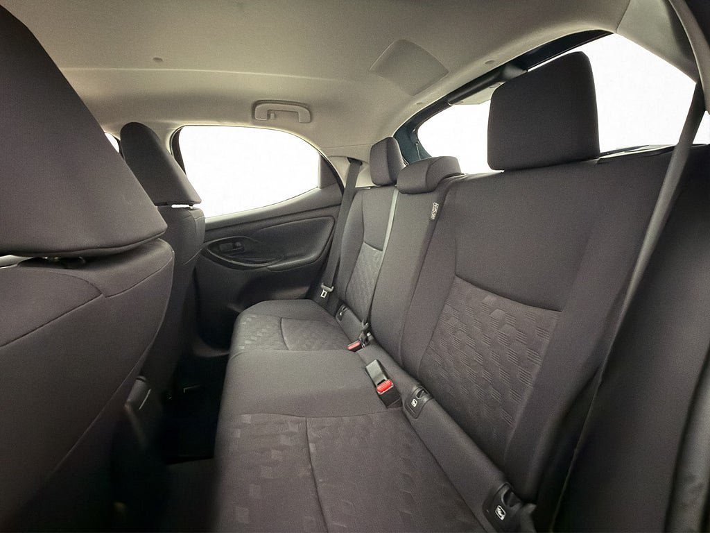 Vehicle Image 25