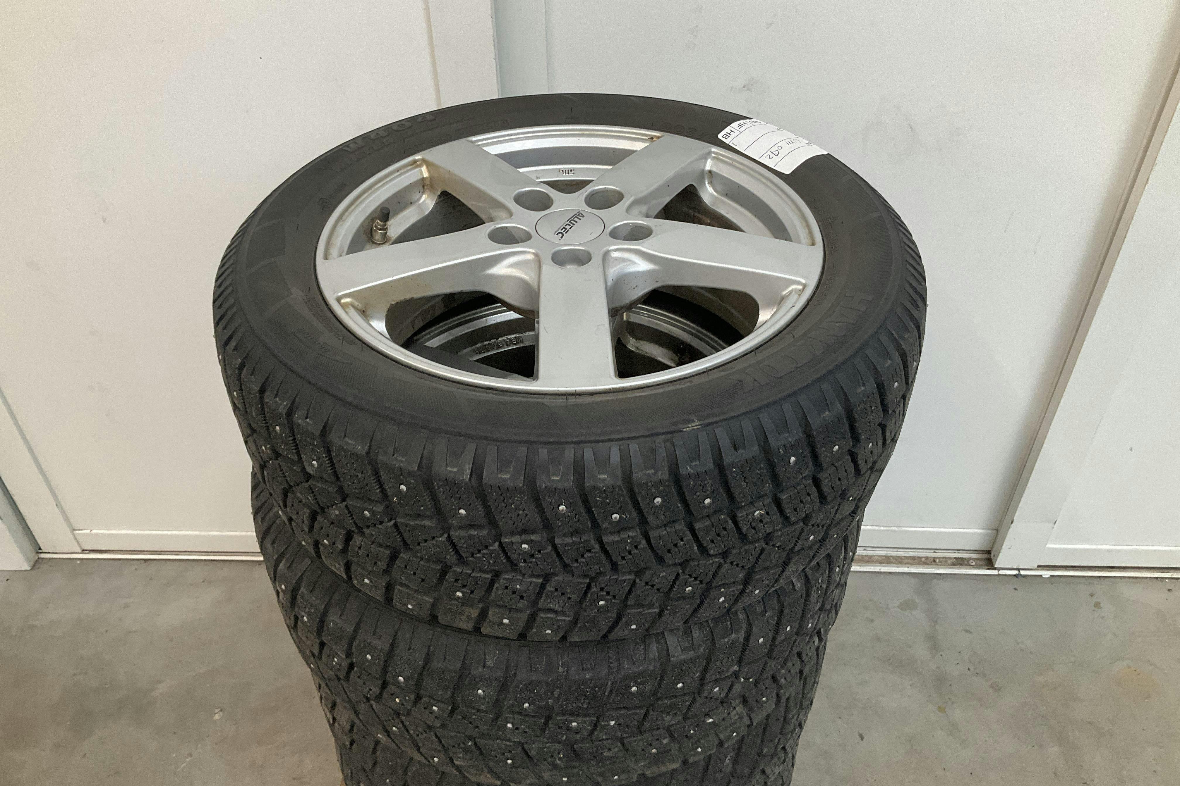 Vehicle Image 13