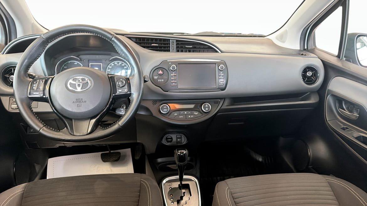 Vehicle Image 10