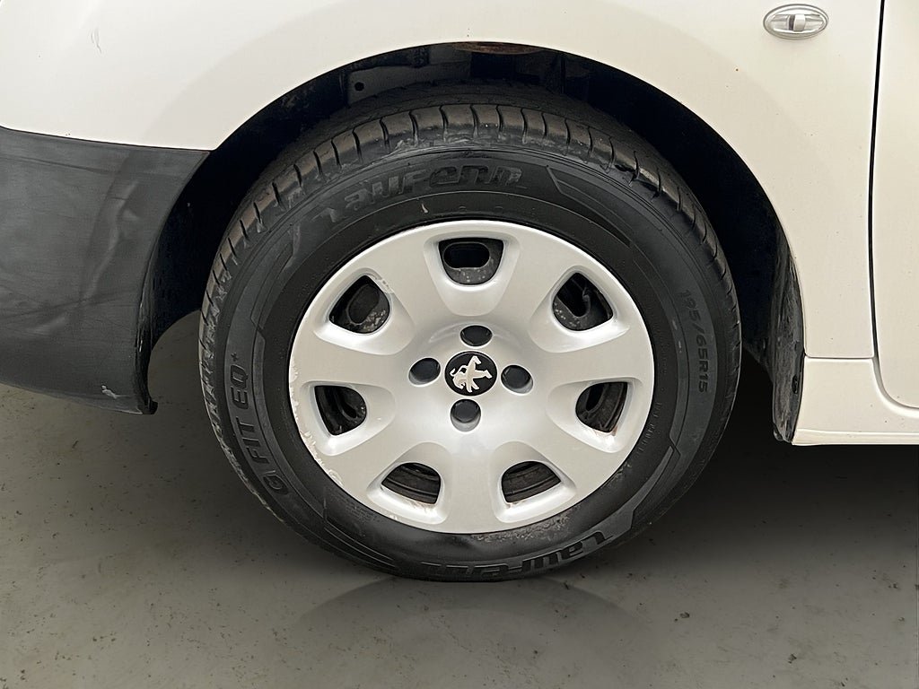 Vehicle Image 27