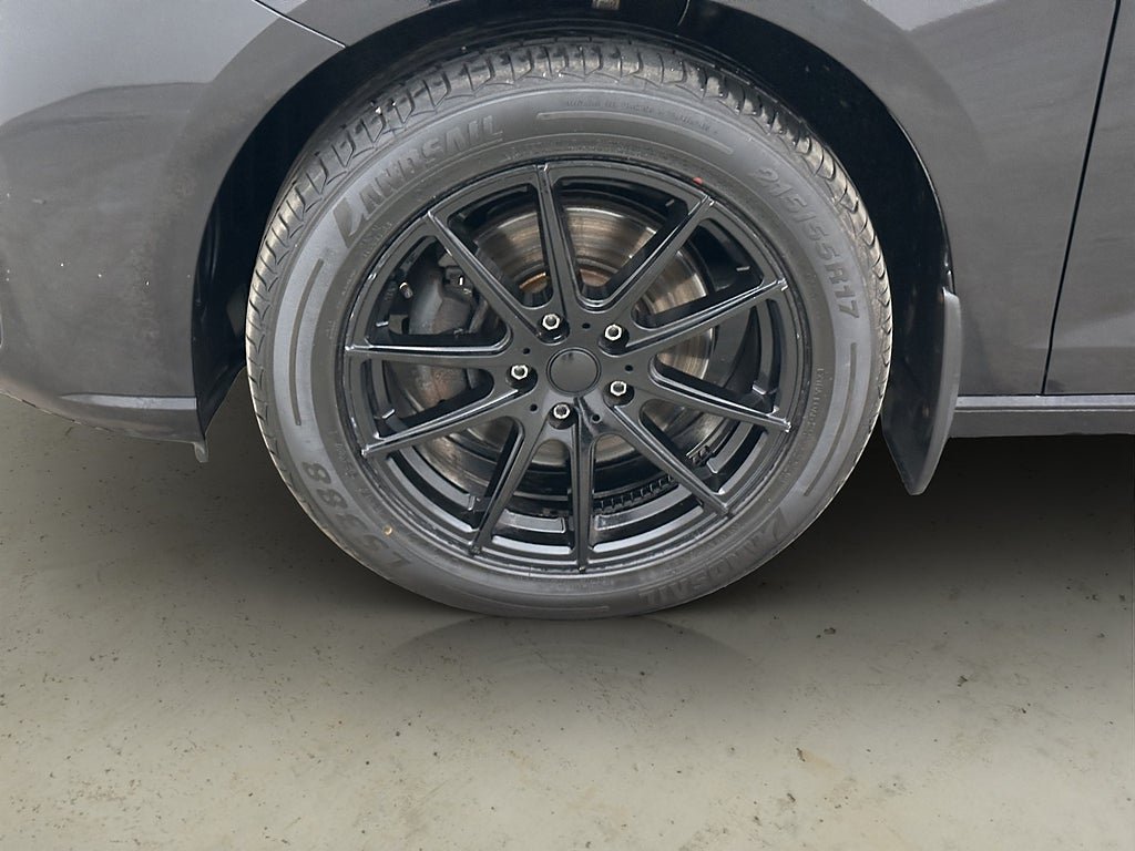 Vehicle Image 26
