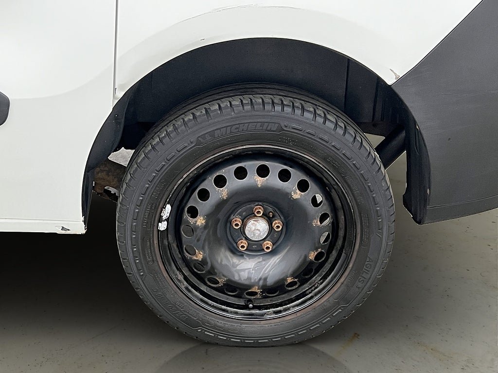 Vehicle Image 24