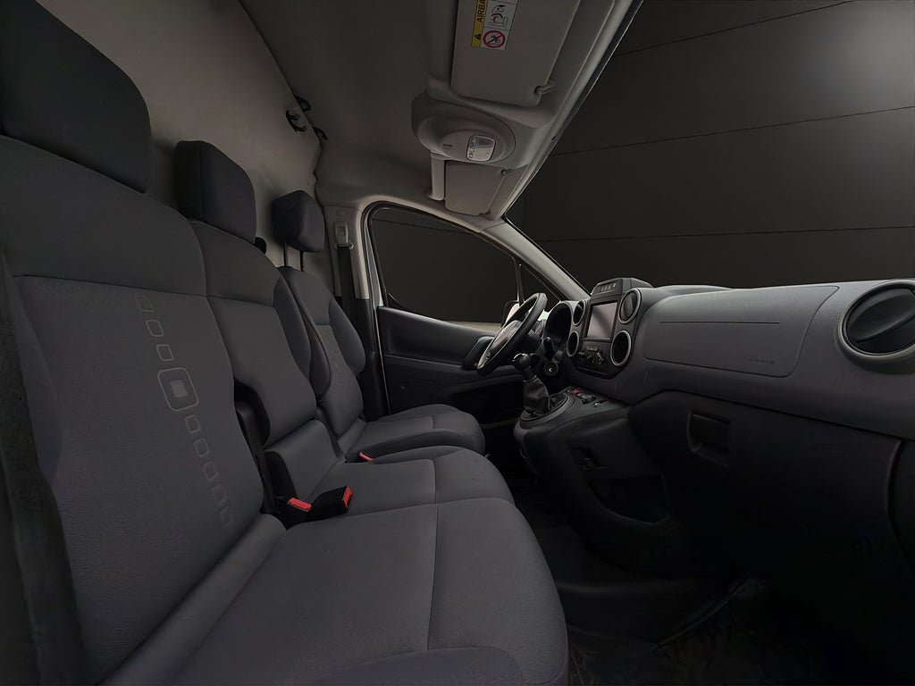 Vehicle Image 23
