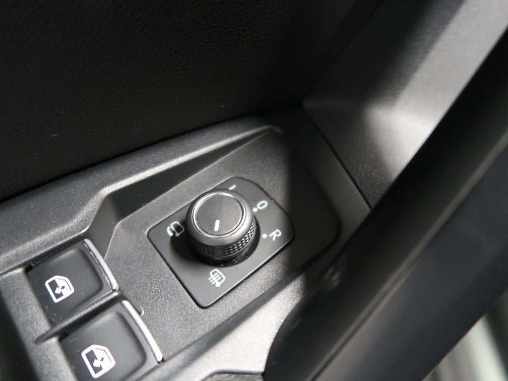 Vehicle Image 38