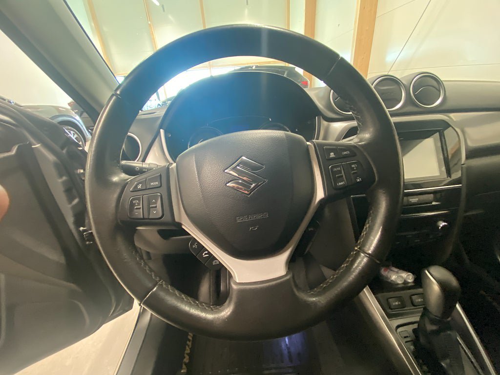 Vehicle Image 8