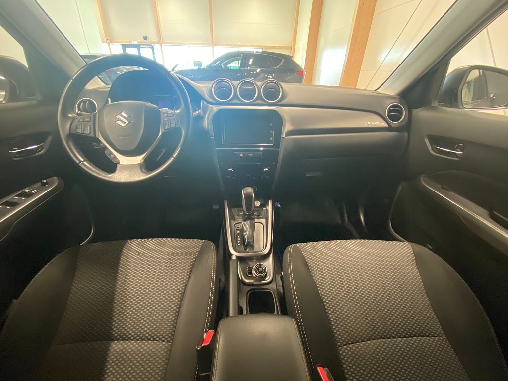 Vehicle Image 9