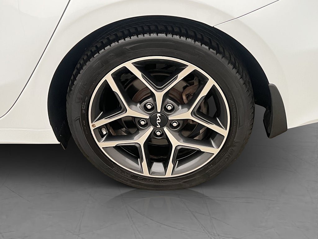 Vehicle Image 30