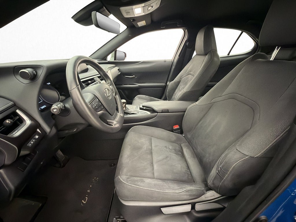 Vehicle Image 10