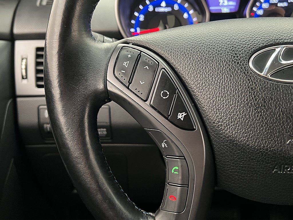 Vehicle Image 14