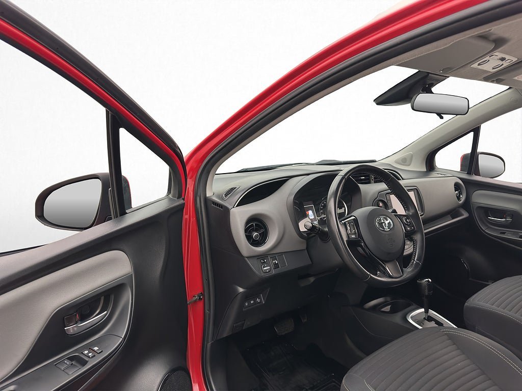 Vehicle Image 9
