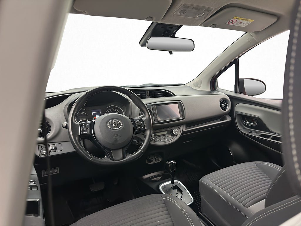 Vehicle Image 11
