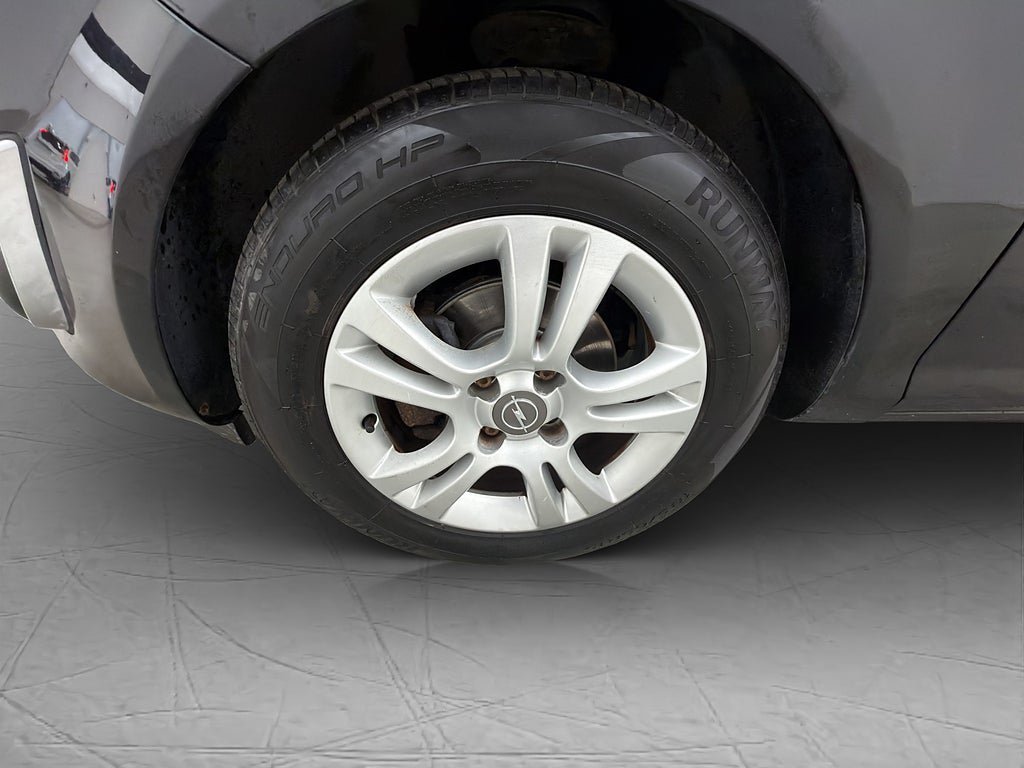 Vehicle Image 25