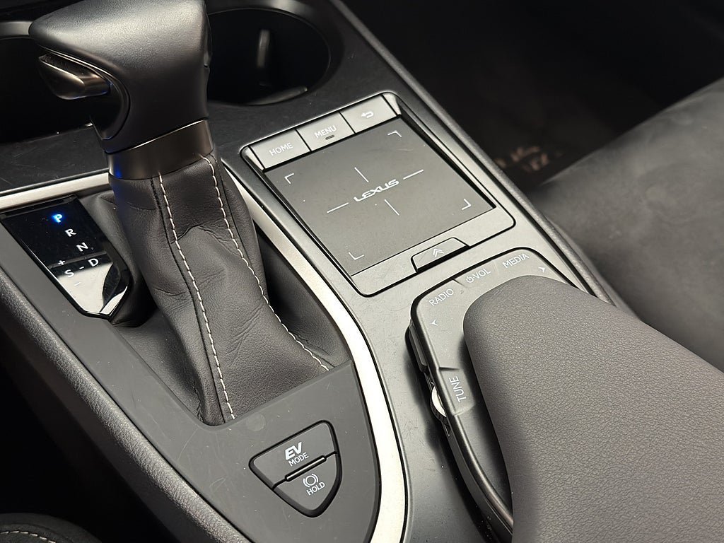 Vehicle Image 22