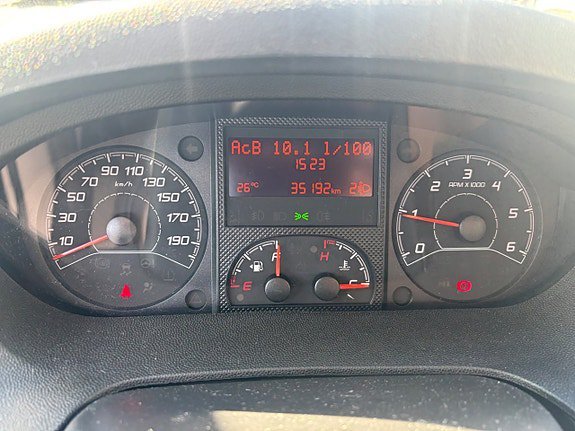 Vehicle Image 17