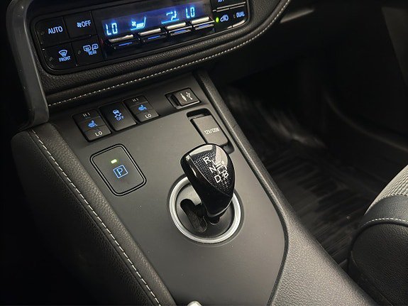 Vehicle Image 19