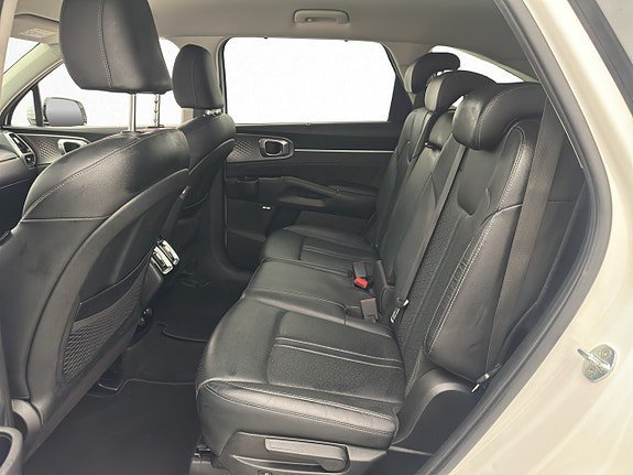 Vehicle Image 26