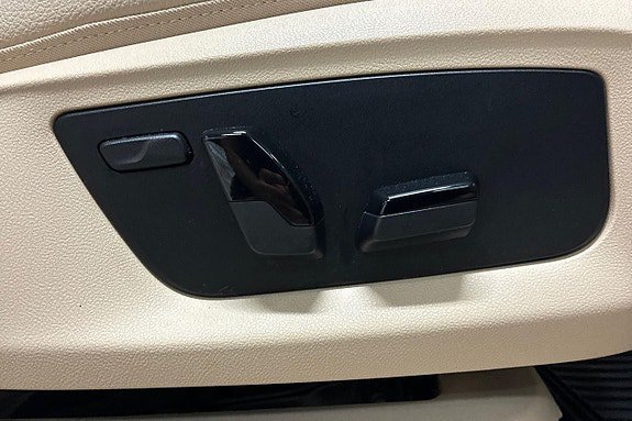 Vehicle Image 27